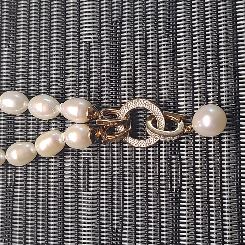 18" pearlustre Necklace